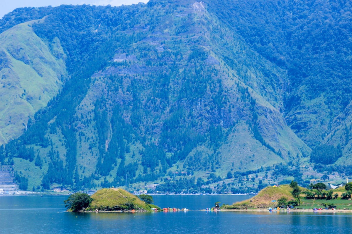 scenic spots in lake toba