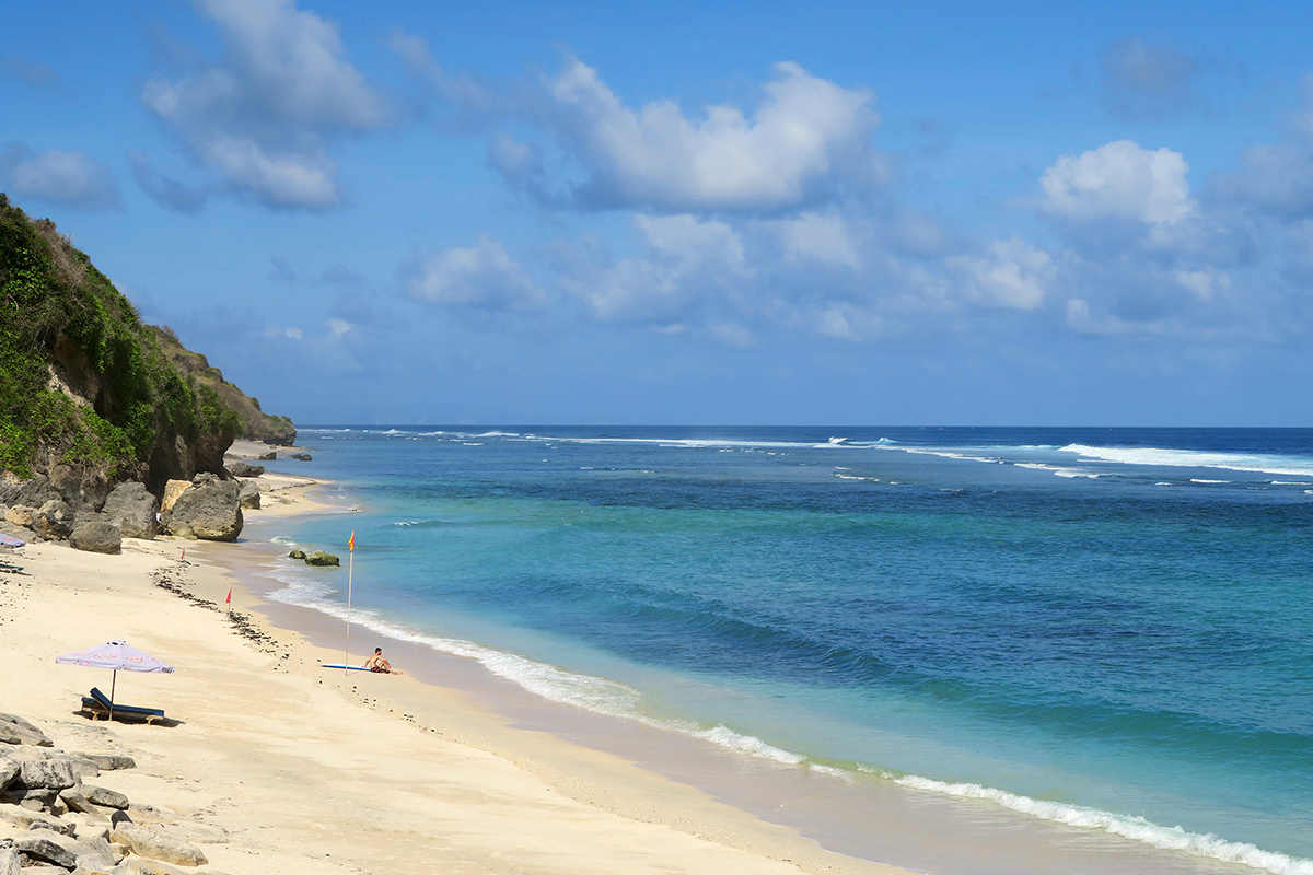 Kesunyian Pantai Pandawa yang syahdu