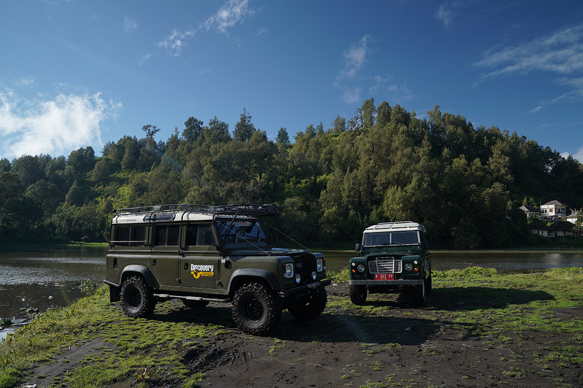Wisata mobil Jeep di Desa Wisata Ranupani, Lumajang