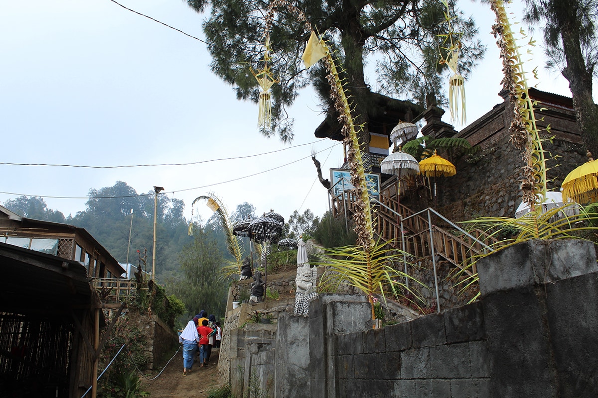 Pura Hindu di Desa Wisata Ranupani, Lumajang