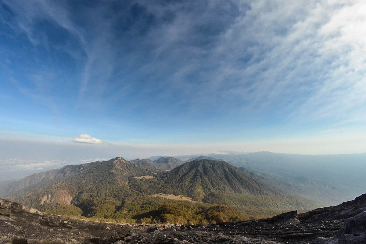 Gunung Semeru di dekat Desa Wisata Ranupani, Lumajang