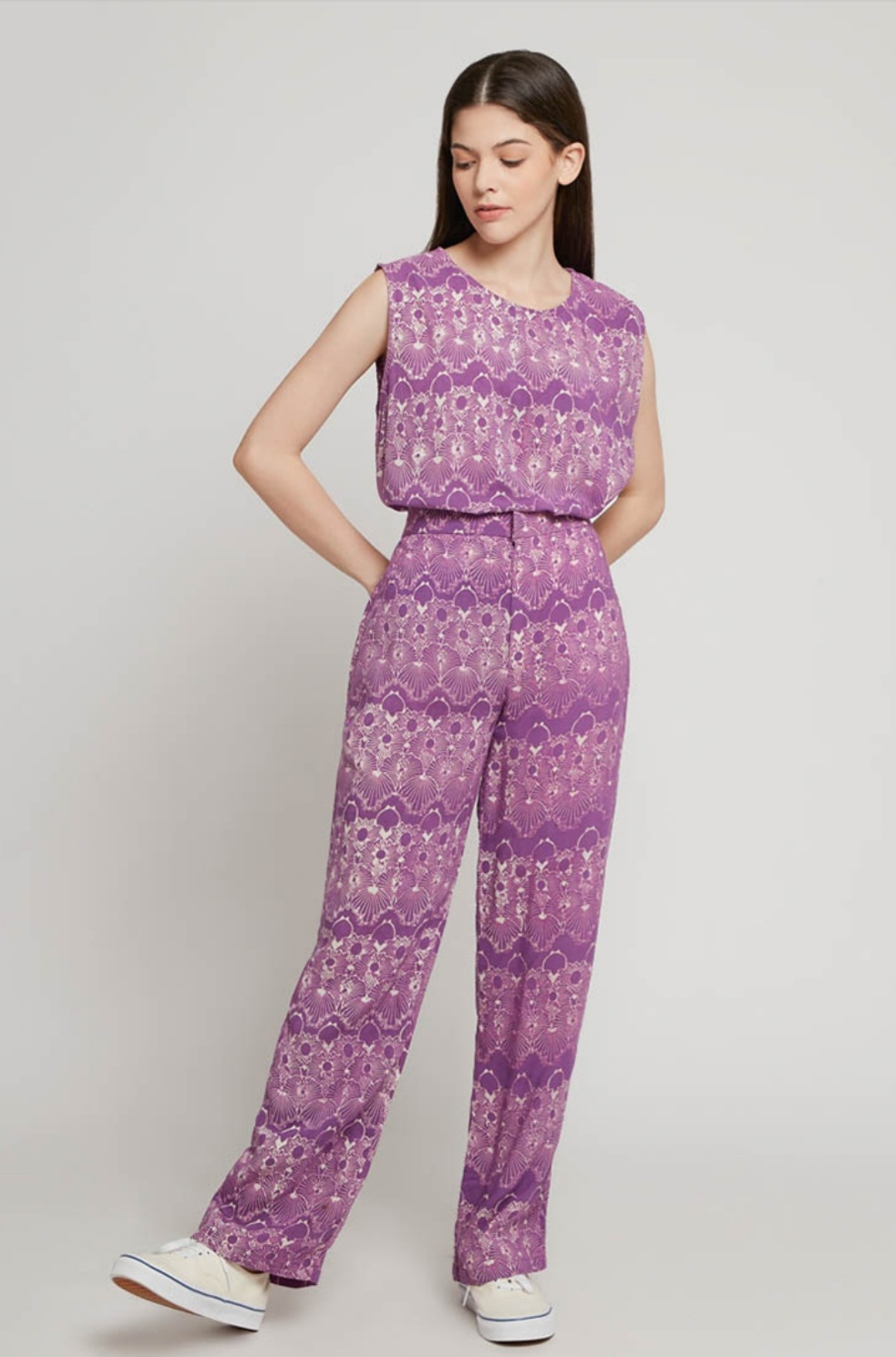 Set batik bernuansa musim semi dari Batik Fractal