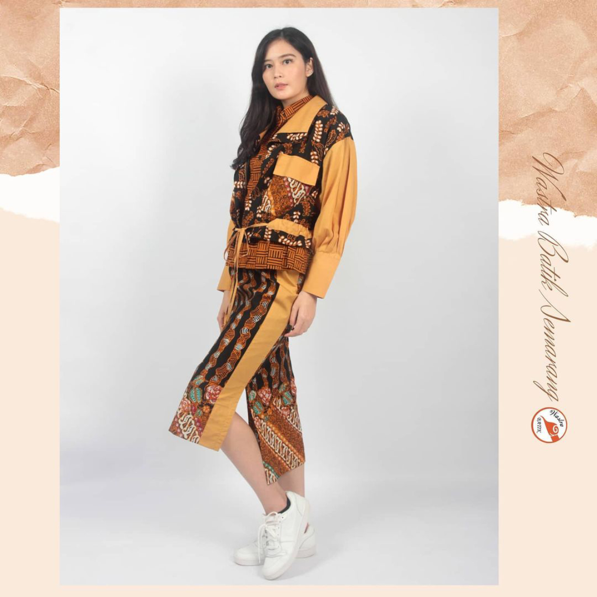 Set lengkap dari Wastra Batik untuk penampilan modis