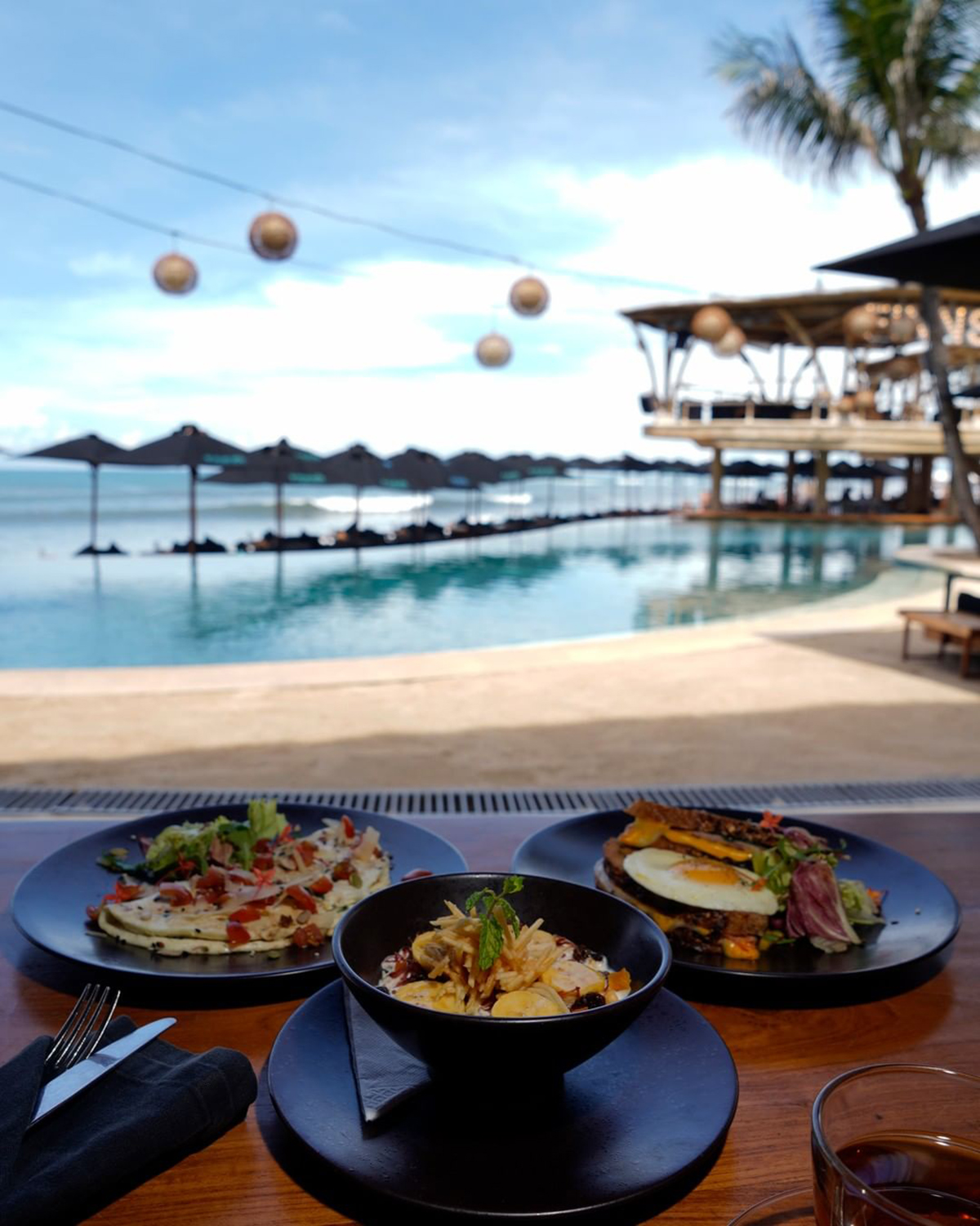 hidangan yang disajikan di Finns Beach