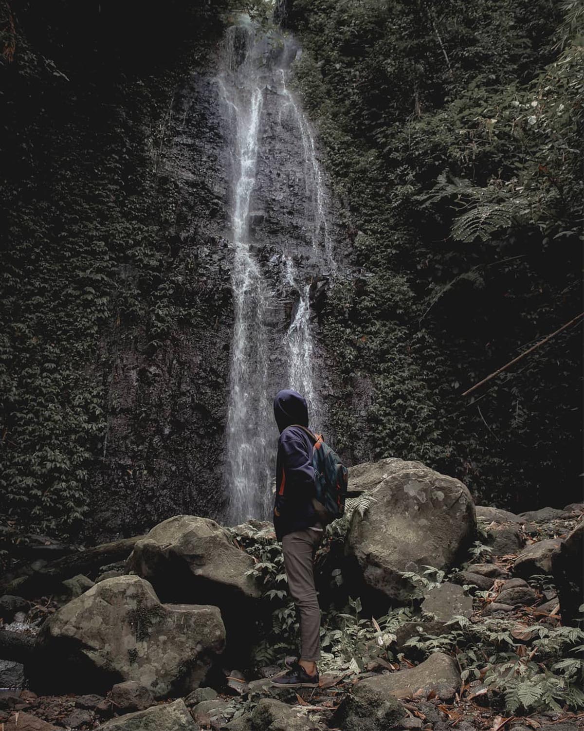 Keindahan pemandangan air terjun Indrokilo yang menenangkan hati