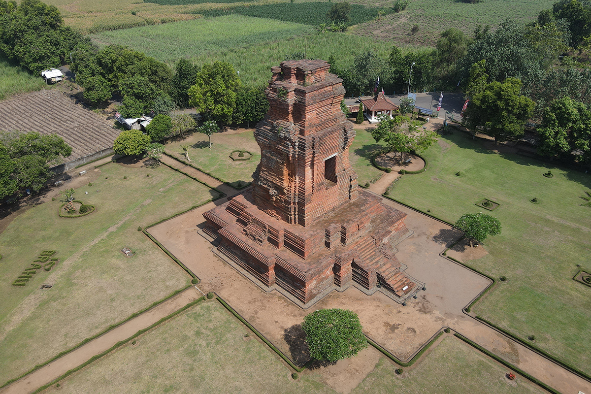 candi tour & travel surabaya