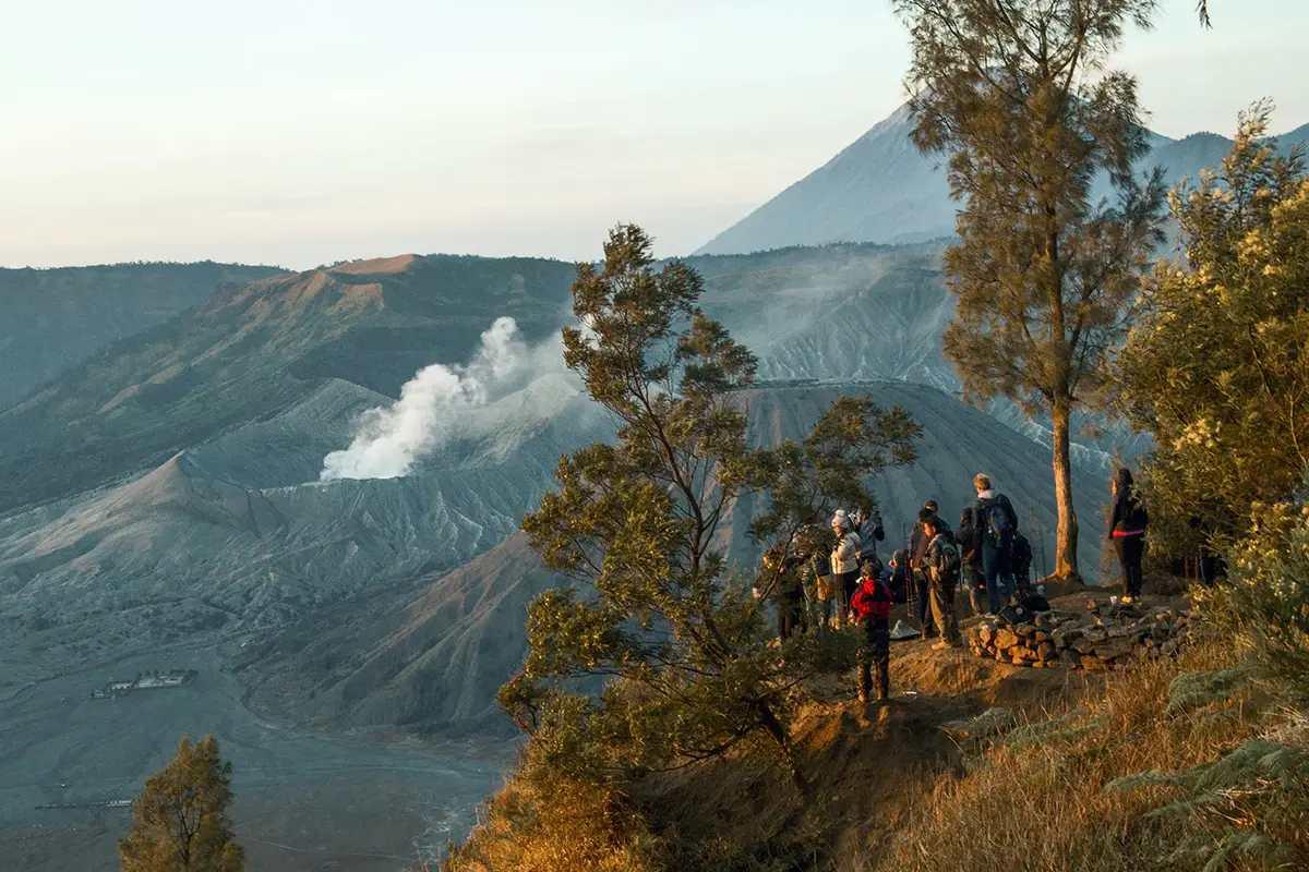 Mau Road Trip Sepanjang Pulau Jawa? Jangan Lewatin 8 Spot Wisata Menarik ini!