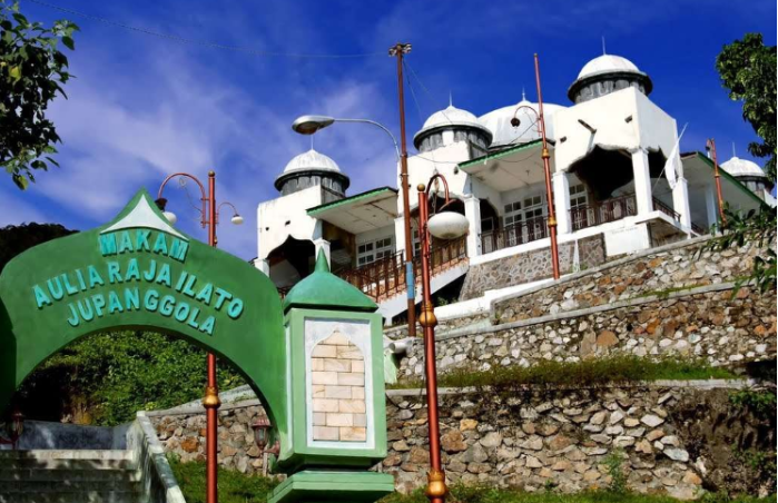 Makam Ju Panggola (Aulia Raja Ilato)