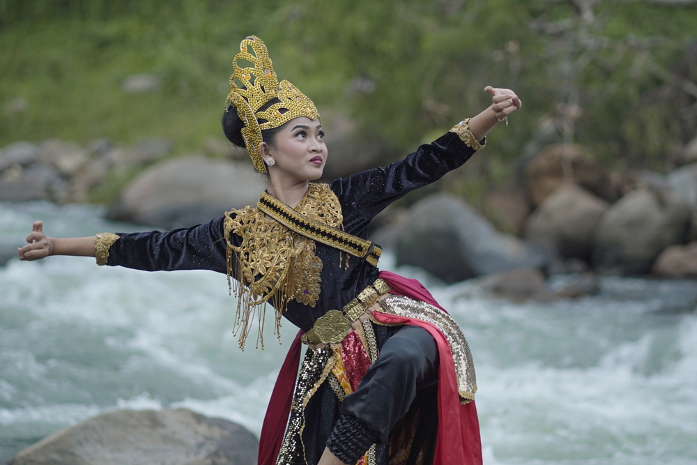 hero image for travel ideas detail