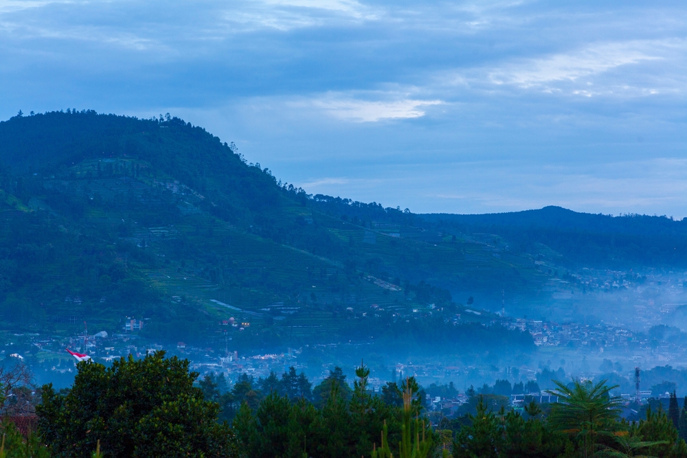 Mount Putri Lembang: Where Sunrise Meets the Hills