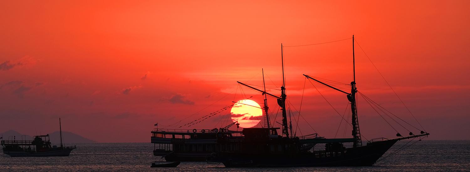Rasakan Kemewahan Berlayar Dengan Phinisi di Labuan Bajo!