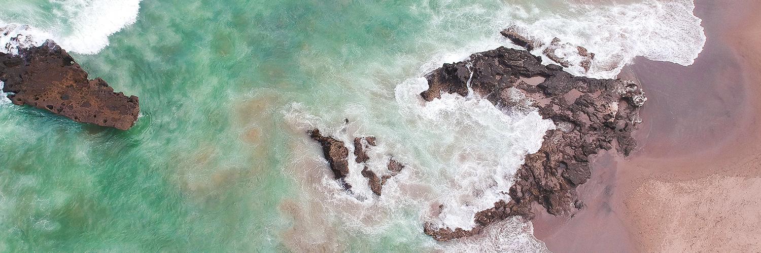 CANGGU海滩，体验其超现实美丽的海岸