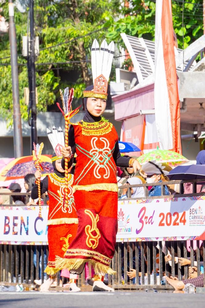 Tarian Gantar: Budaya Kalimantan Timur yang Menawan