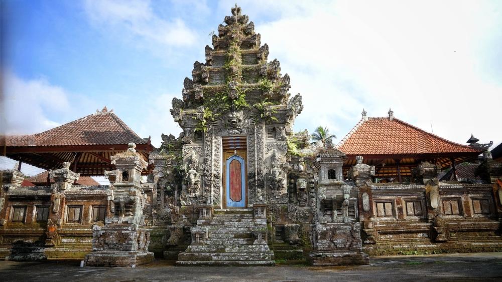 Pura Agung Amerta Bhuana yang Megah di Batam