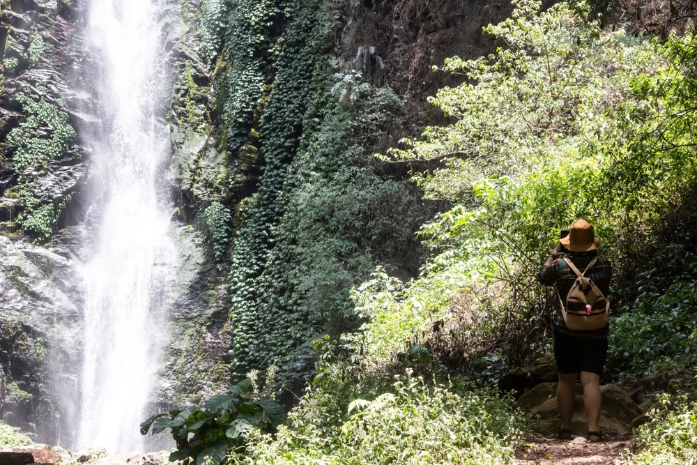 Air Terjun Coban Rais: Tempat Pelepat Penas di Batu Malang