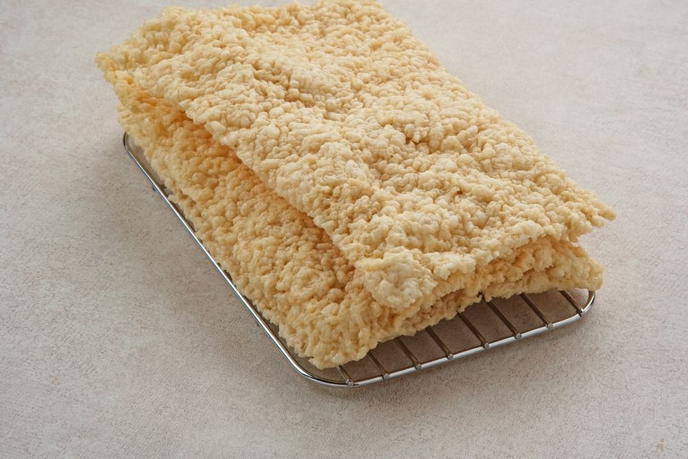 Kerupuk Gendar: Camilan Gurih dari Nasi Sisa yang Renyah