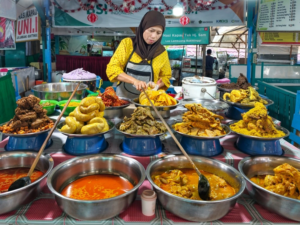 10 Makanan Khas Minang yang Penuh Cita Rasa Bikin Ketagihan