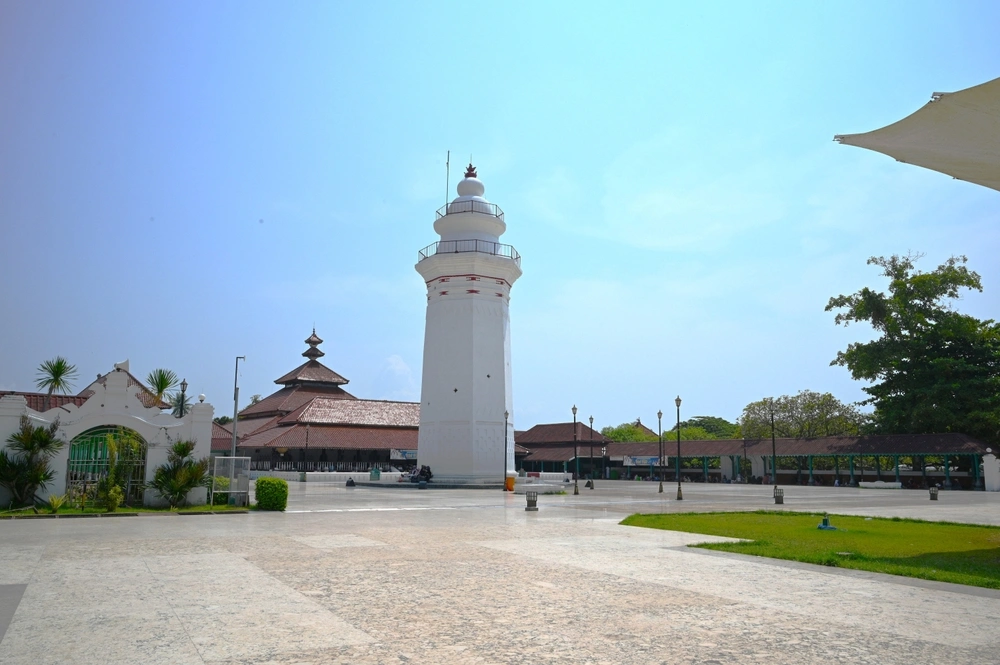 10 Peninggalan Kesultanan Banten dan Sejarah di Baliknya