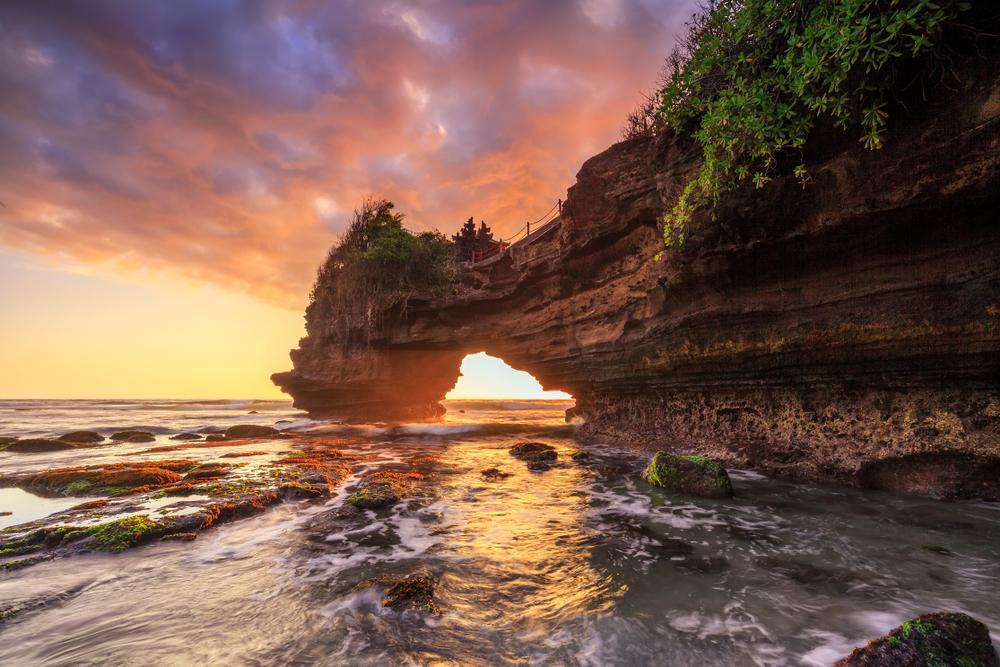 Pura Batu Bolong