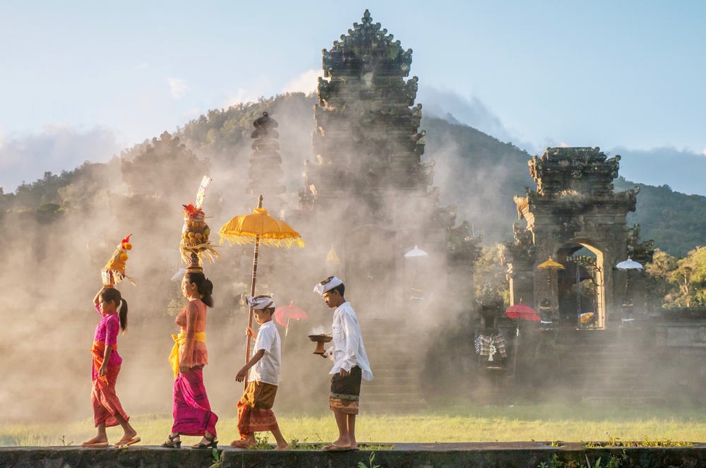 Getting to Know the Balinese People and Their Cultural Wealth