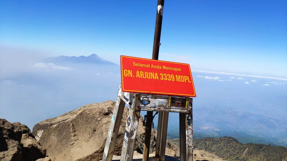 Mont Arjuna : La magnificence du deuxième plus haut sommet de Java oriental