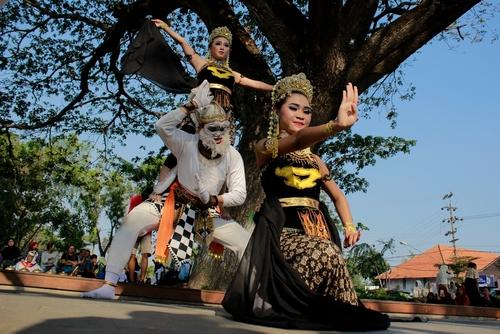 hero image for travel ideas detail