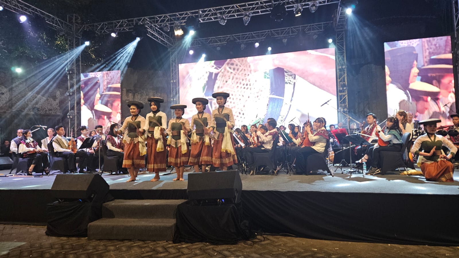 Feskola ( Festival Kota Lama )