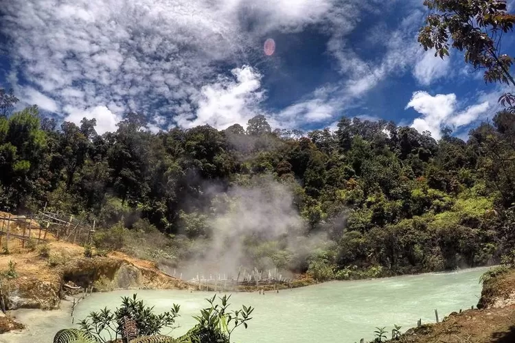 hero image for travel ideas detail