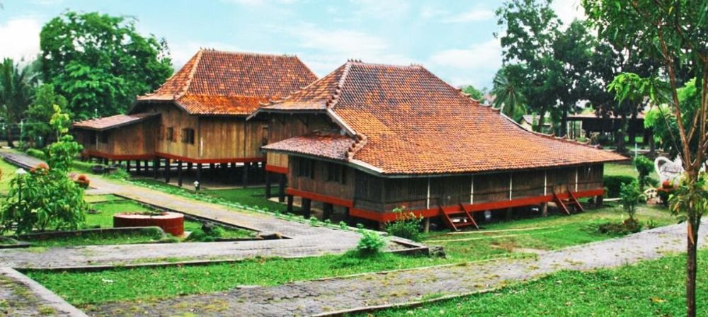 hero image for travel ideas detail