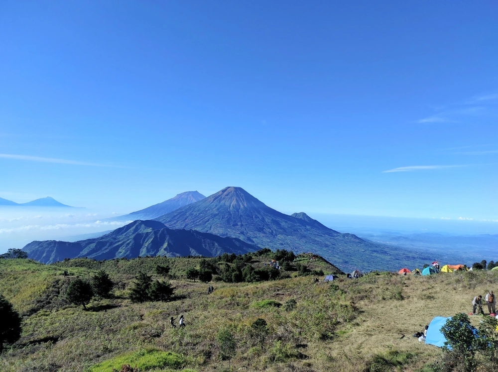 Mount Sindoro, a Climber's Paradise with a Stunning Sunrise Panorama