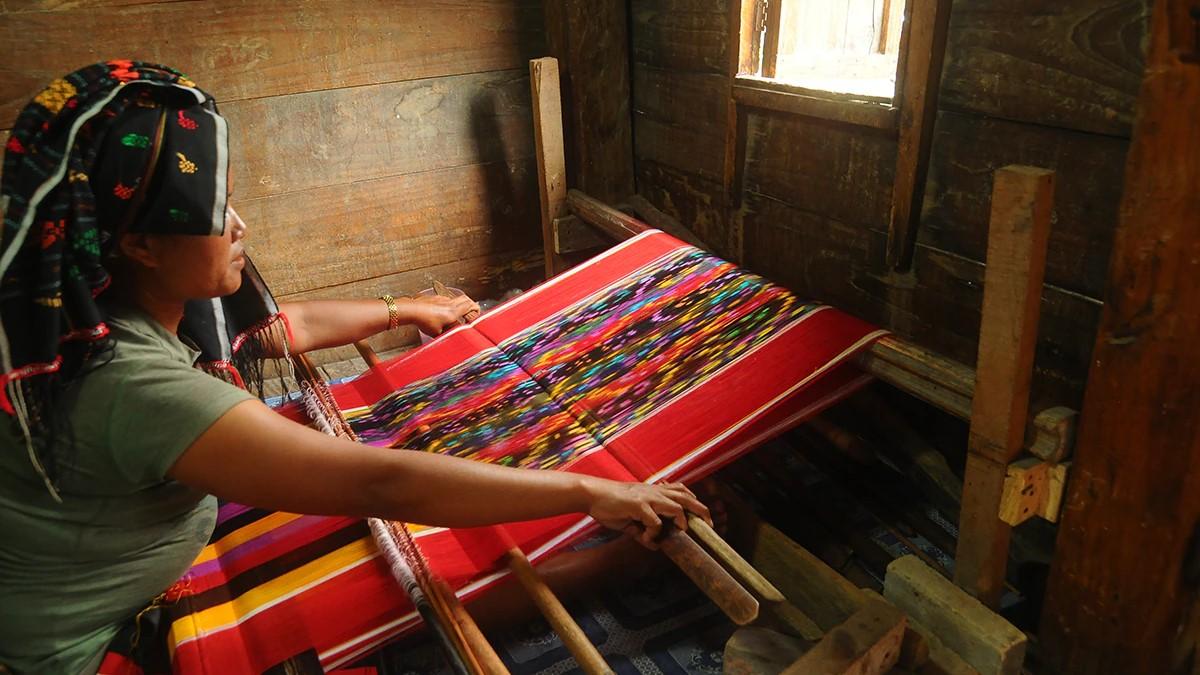 Ketahui Filosofi yang Terkandung dalam 5 Kain Tradisional Indonesia Ini