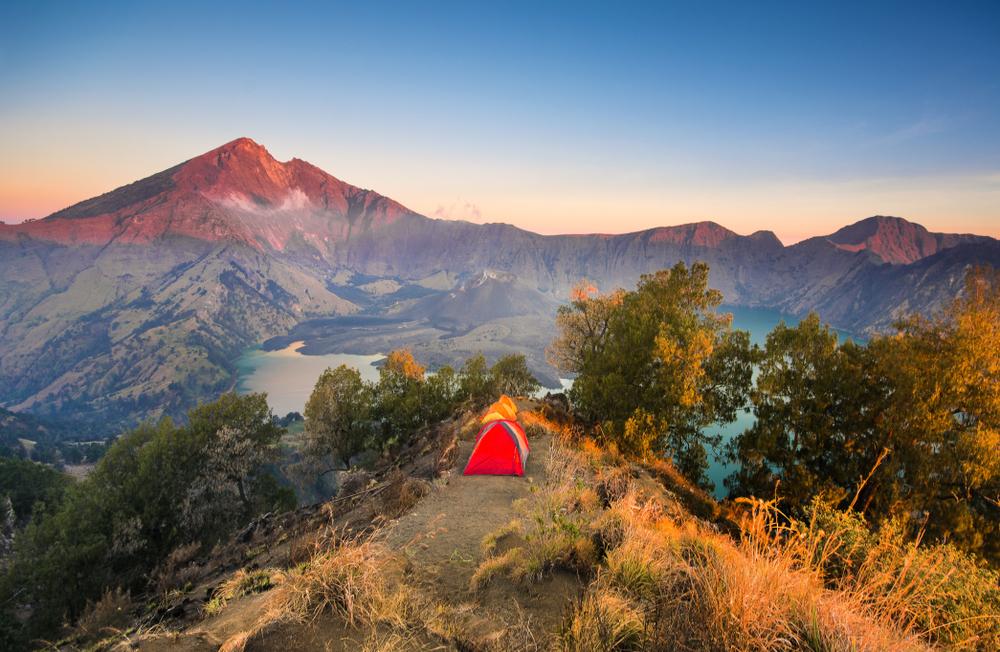 Anak Gunung Rinjani, Fenomena Vulkanik di Tengah Danau