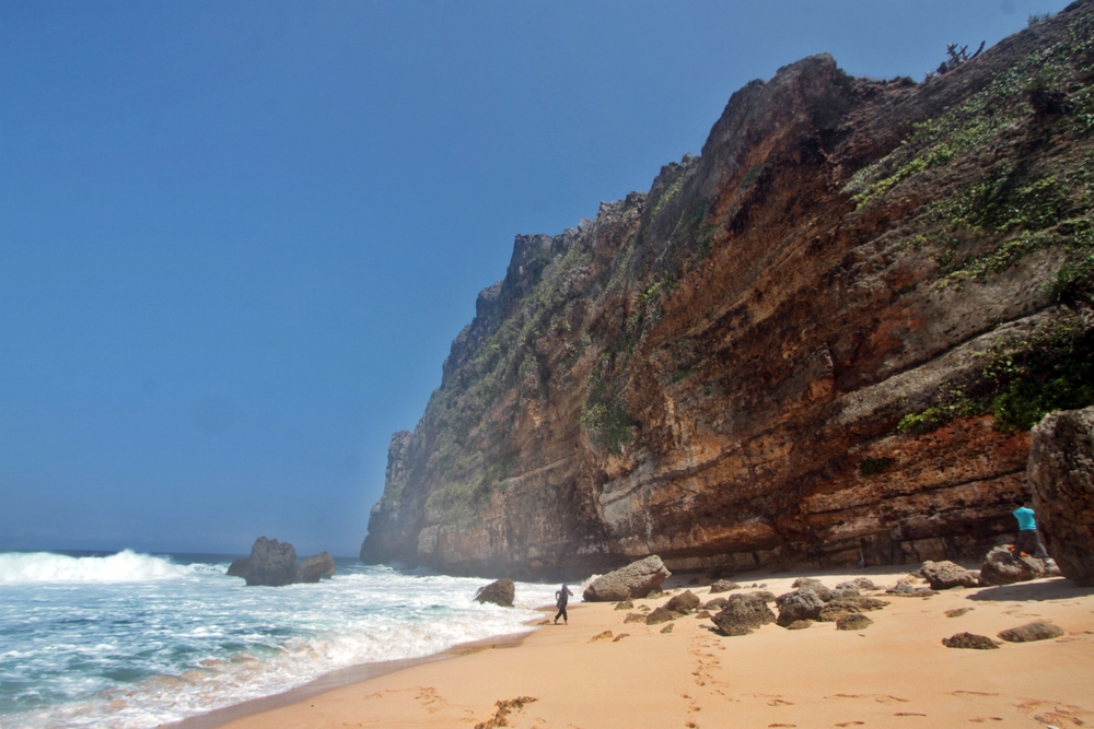 Karang Payung-strand: locatie, route, ticketprijzen en leuke activiteiten