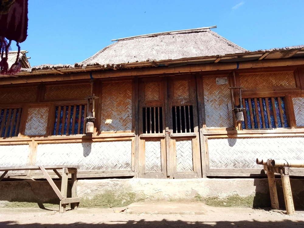 Rumah Adat Bale Lombok: Filosofi, Fungsi, dan Keunikan Arsitektur Suku Sasak