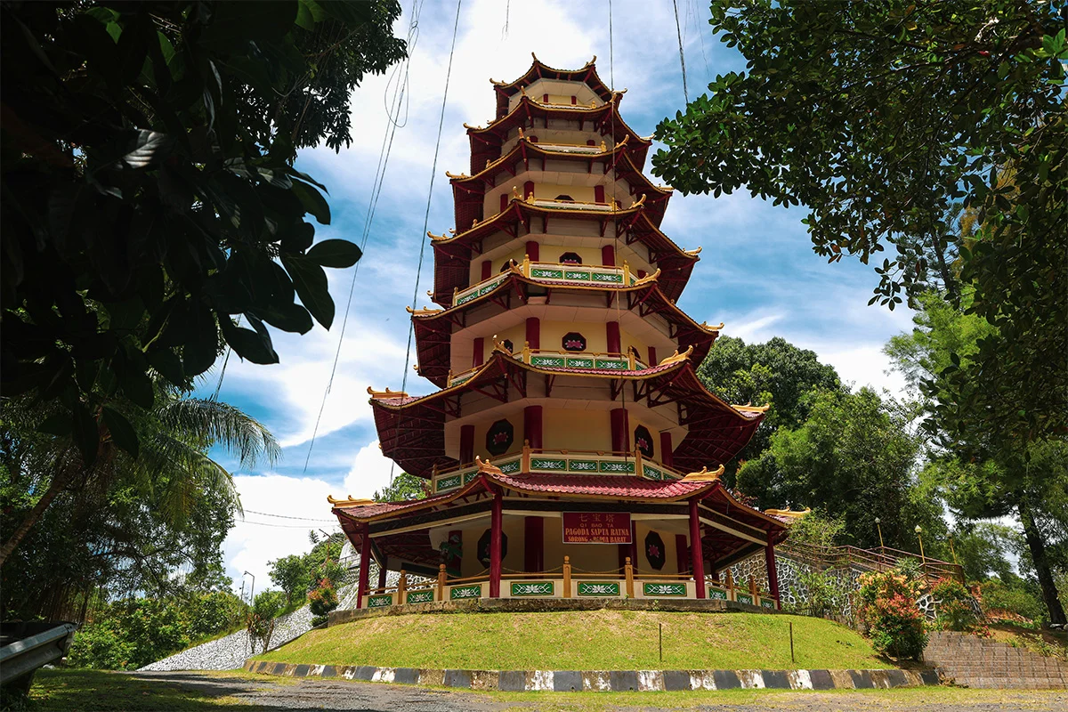 Pagoda Sapta Ratna