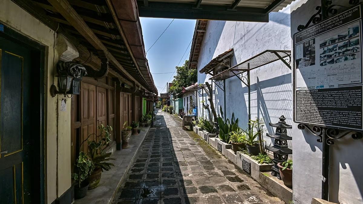 hero image for travel ideas detail