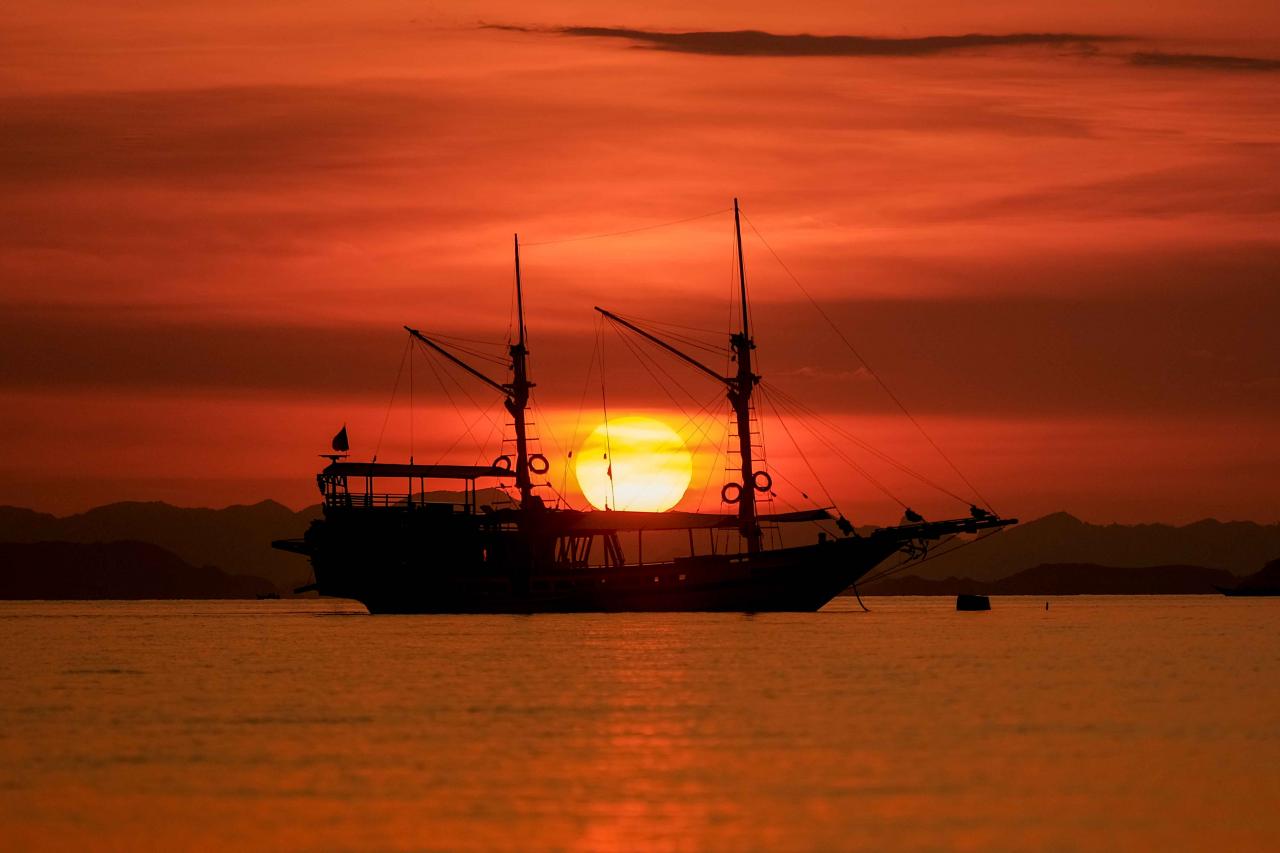 5 Spot Sunset Terbaik di Labuan Bajo