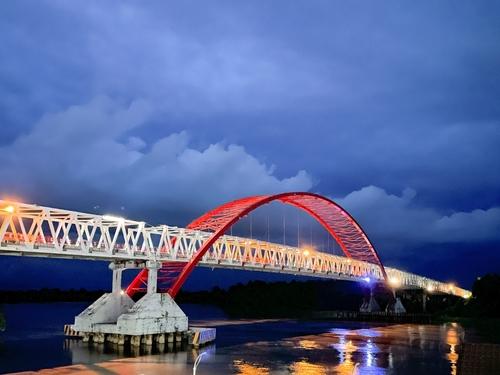 Jembatan Kahayan Ikon Kota Palangkaraya yang Jadi Wisata