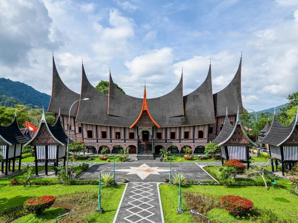 رُمَاه جادانغ: قلب الثقافة في مجتمع المينانغكاباو