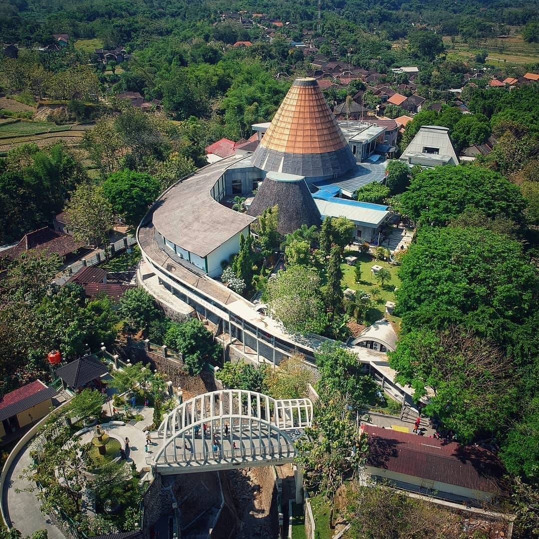 Sangiran Early Man Museum (Krikilan Cluster): National Museum Collections & World Heritage