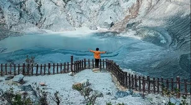 hero image for travel ideas detail