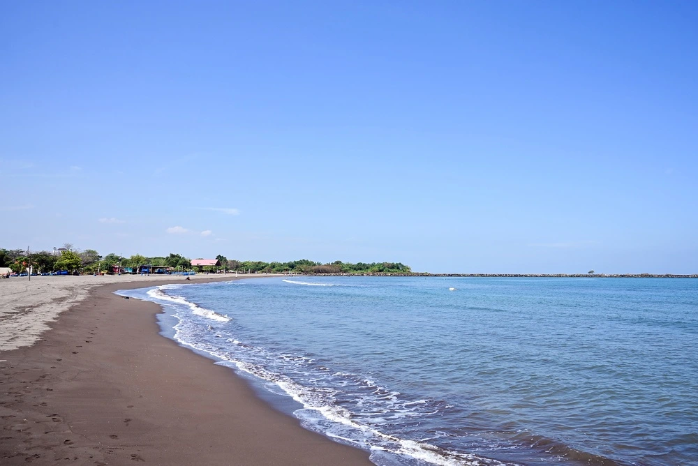 Tanjung Bayang Beach: A Relaxing Seaside Escape in Makassar