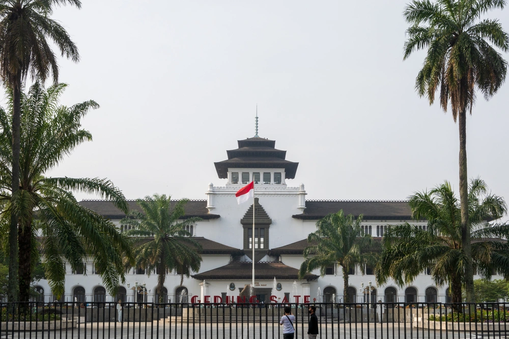 Tempat Bersejarah di Bandung dan Cerita di Baliknya