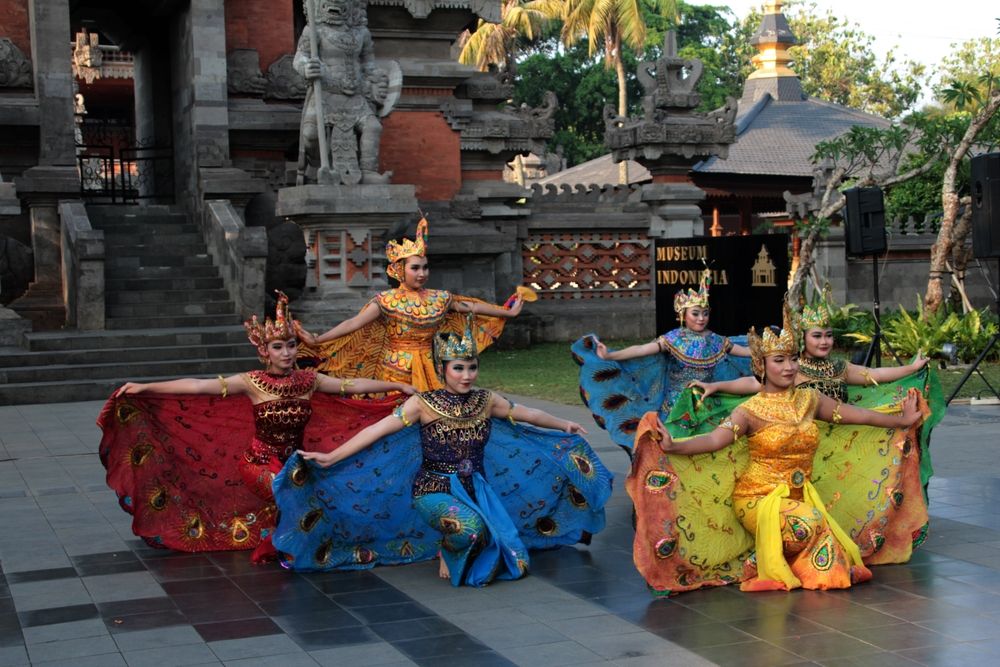 hero image for travel ideas detail