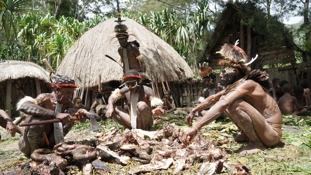 Koteka: Pakaian Adat Unik Suku di Papua