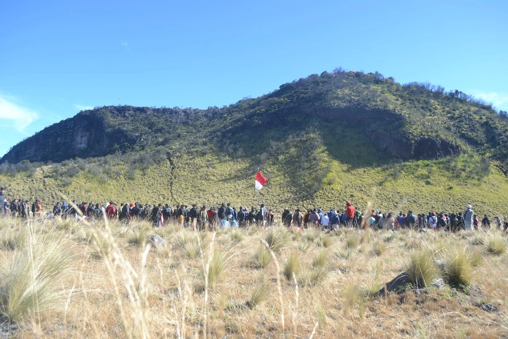 Gunung Lawu: Explore Its Beauty Through Hiking Trails