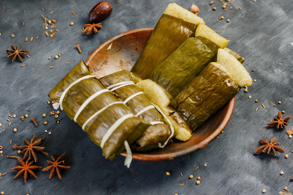 Buras khas Makassar: Asal-usul, Makna Filosofis, dan Resep