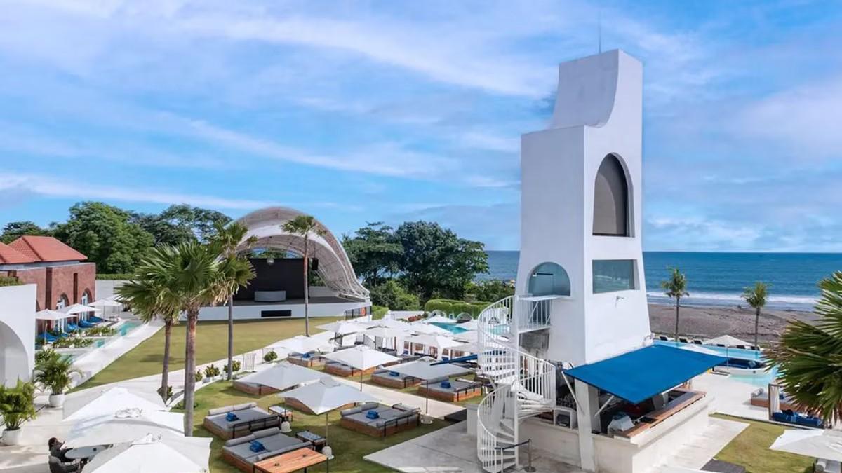 hero image for travel ideas detail