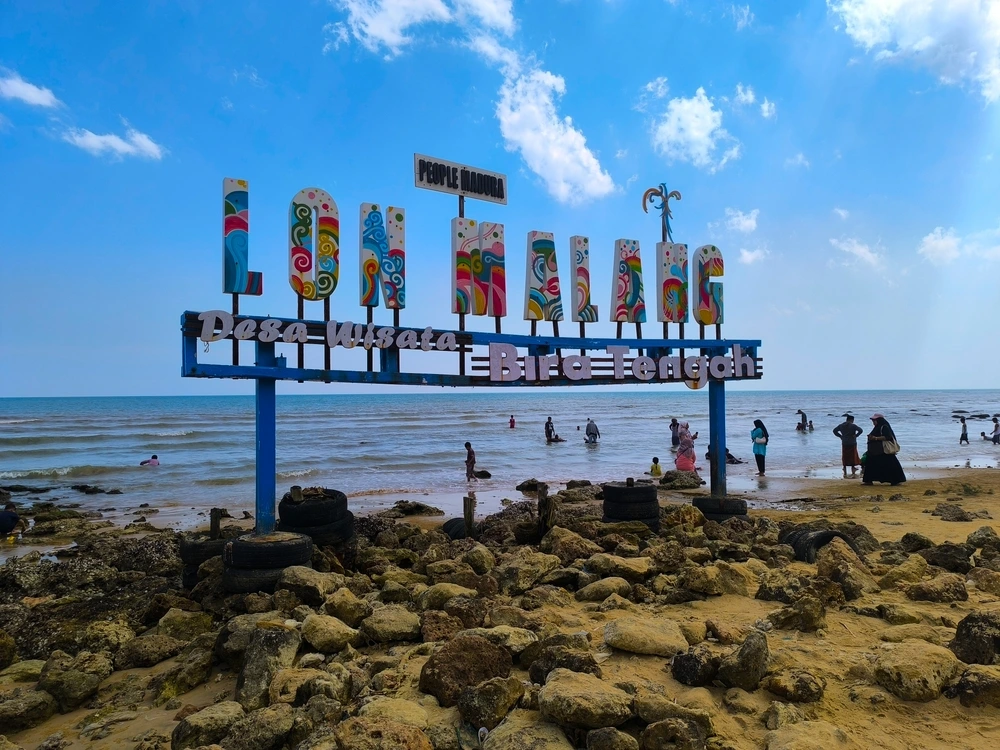 Lon Beach Malang, ein ruhiger Wanderweg an der Küste von Madura