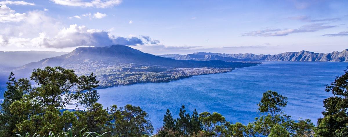 バリのキンタマニでの非日常の1日旅行：日の出から日の入りまで